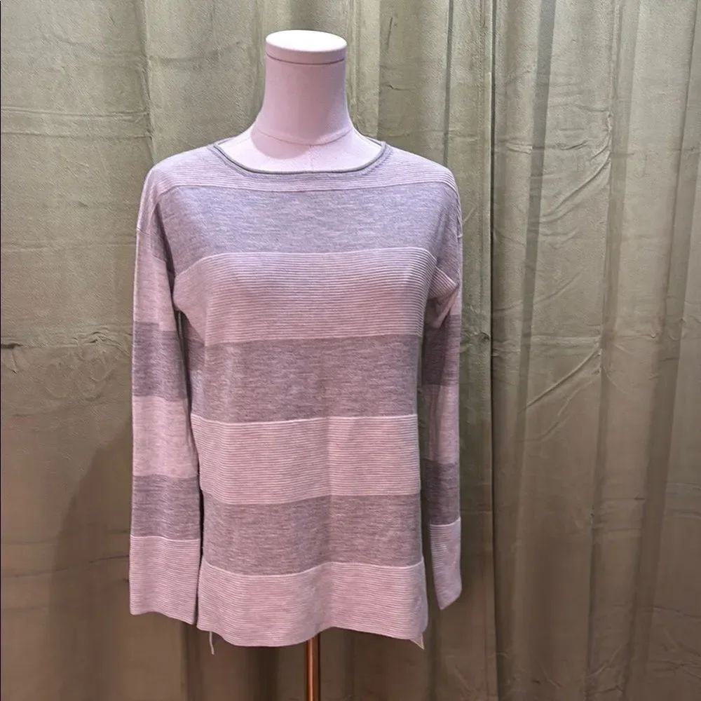 Vince Gray sweater, XS